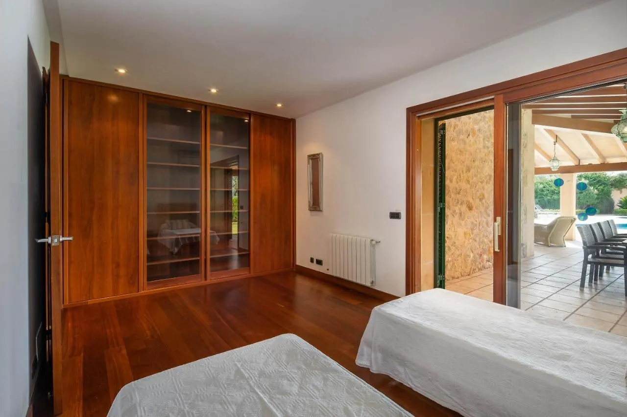 Villa Les Oliveres Antonia By Sunvillas Mallorca Port de Pollença